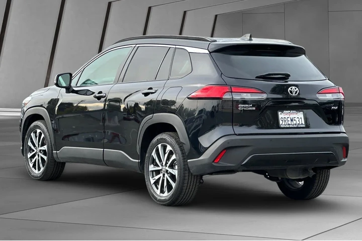 $27900 : Toyota Corolla Cross 2025 XL image 10