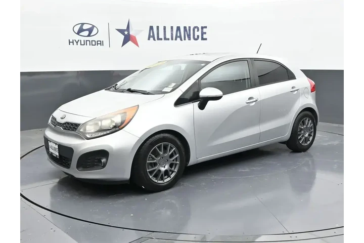 $9925 : Kia Rio 5-Door 2015 SX 4dr W image 2