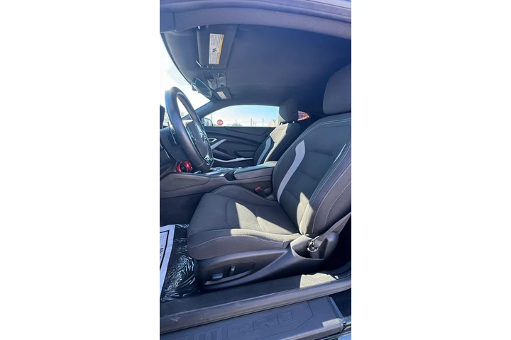 $19995 : Chevrolet Camaro 2021 image 3