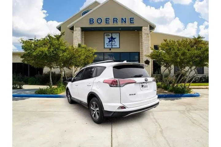 $17997 : Toyota RAV4 2017 XLE 4dr SUV image 3