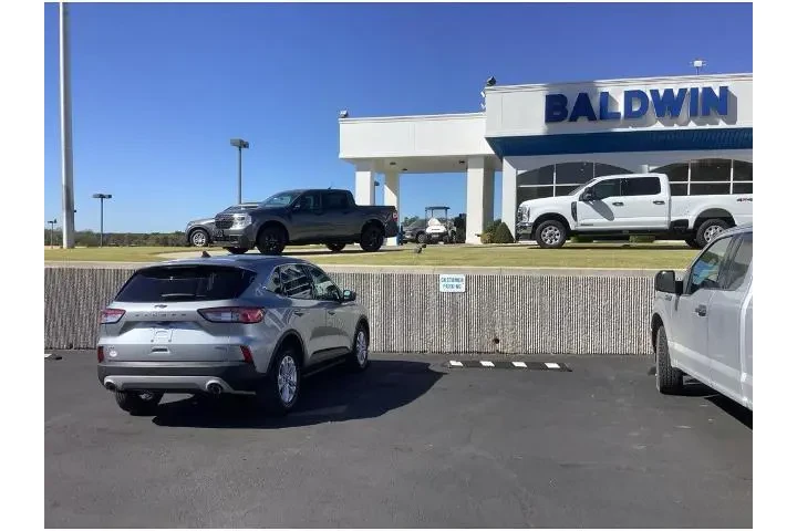 $18950 : Ford Escape Hybrid 2021 SE 4 image 7