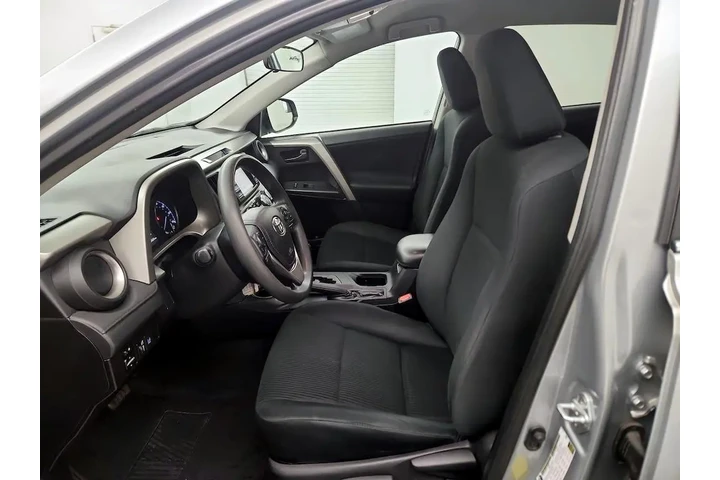 $17998 : Toyota RAV4 2018 LE 4dr SUV image 10