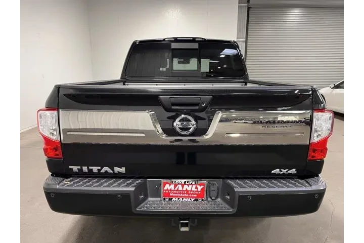 $23941 : Nissan Titan 2017 4x4 Platin image 4