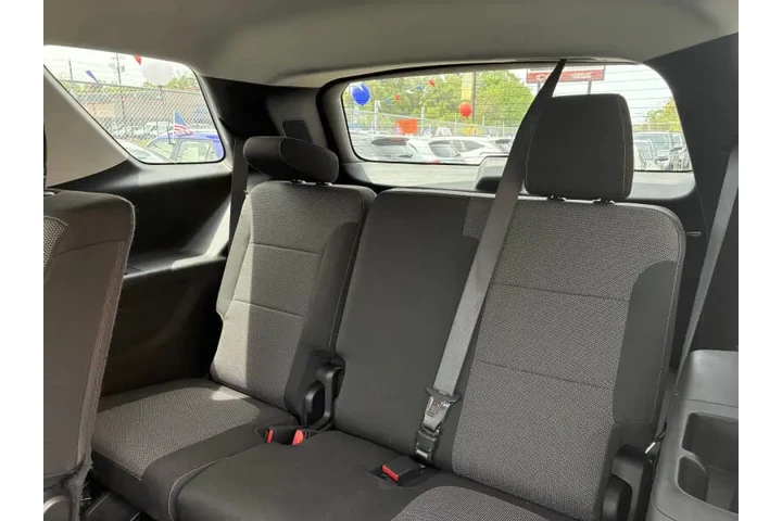 2018 Traverse LS image 10