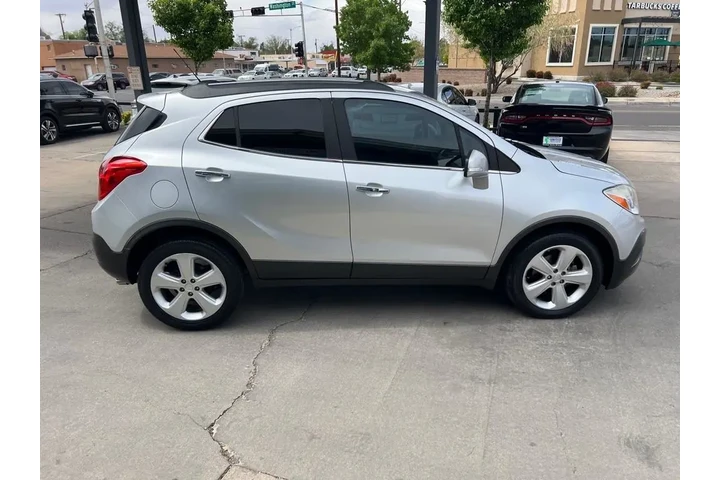 2016 Encore Base FWD image 4