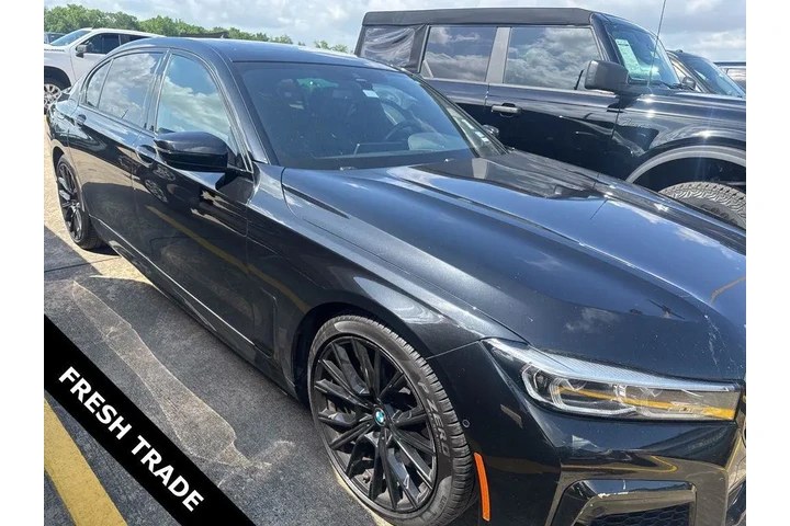 $33125 : BMW 7 Series 2021 740i 4dr S image 1