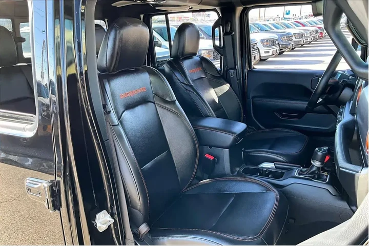 $37209 : Jeep Gladiator 2021 4x4 Moja image 8