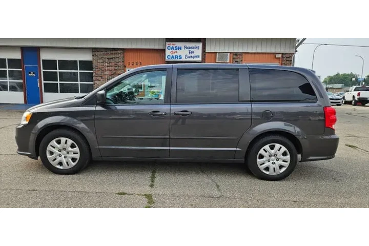 $11990 : 2017 Grand Caravan SE image 2