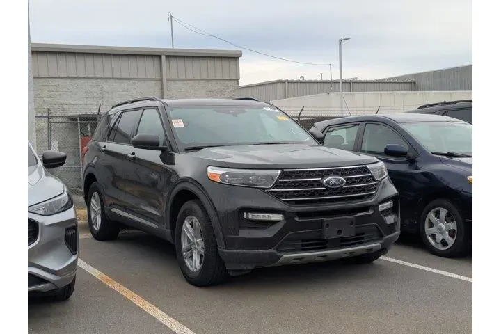 $29875 : Ford Explorer 2022 AWD XLT 4 image 1