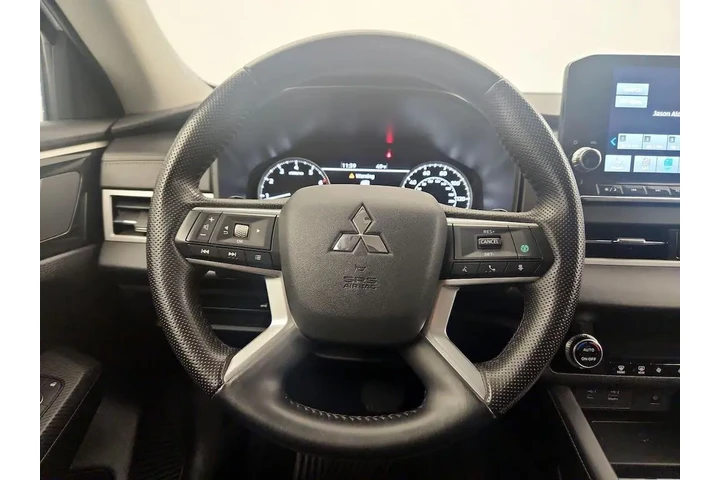 $26998 : Mitsubishi Outlander 2024 SE image 10
