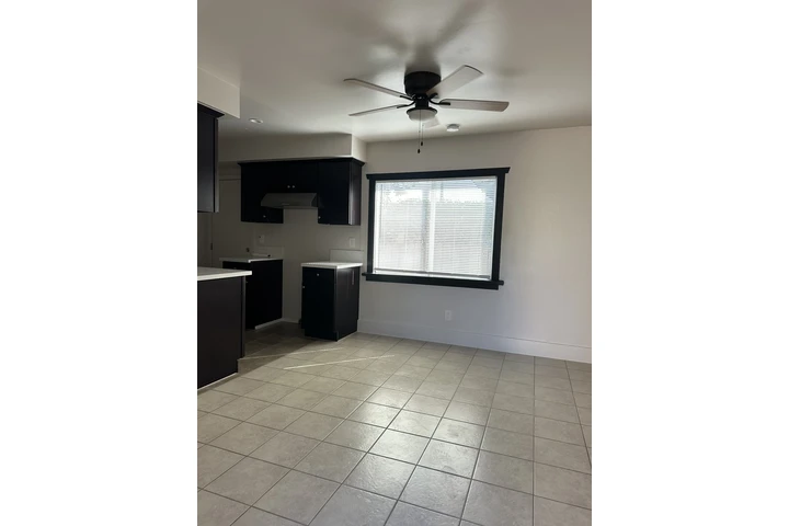 $1690 : Apt D 1 RECÁMARA EN LONG BEACH image 6