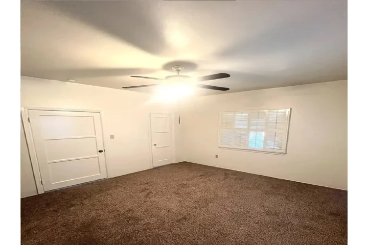 $1000 : ranch-style kitchen home image 4