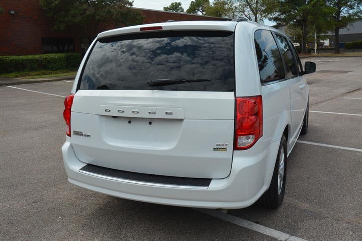 2018 Grand Caravan SXT image 7