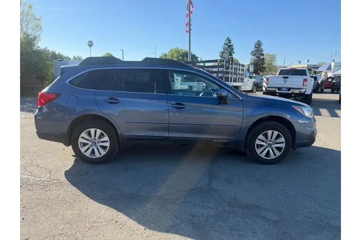 $12000 : Subaru Outback 2016 AWD 2.5i image 6