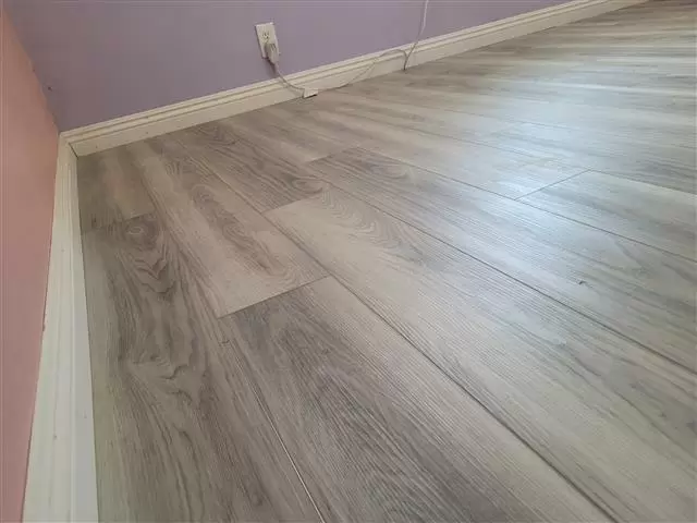 Instalación piso y alfombra image 3