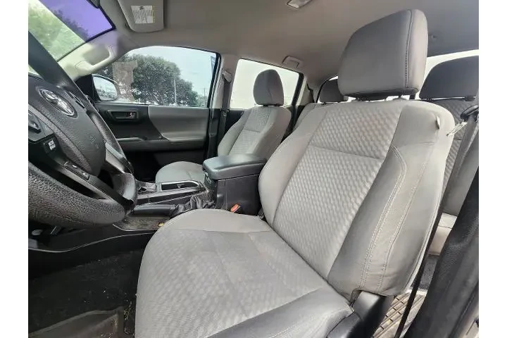 $30497 : Toyota Tacoma 2021 4x4 TRD P image 10