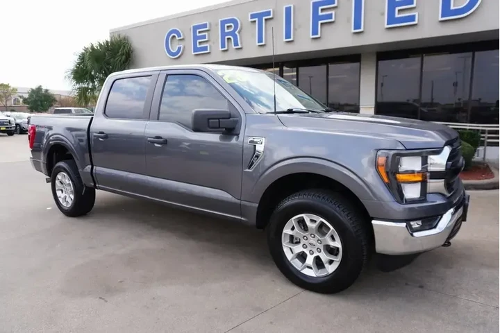 $39988 : Ford F-150 2023 4x4 XLT 4dr image 1