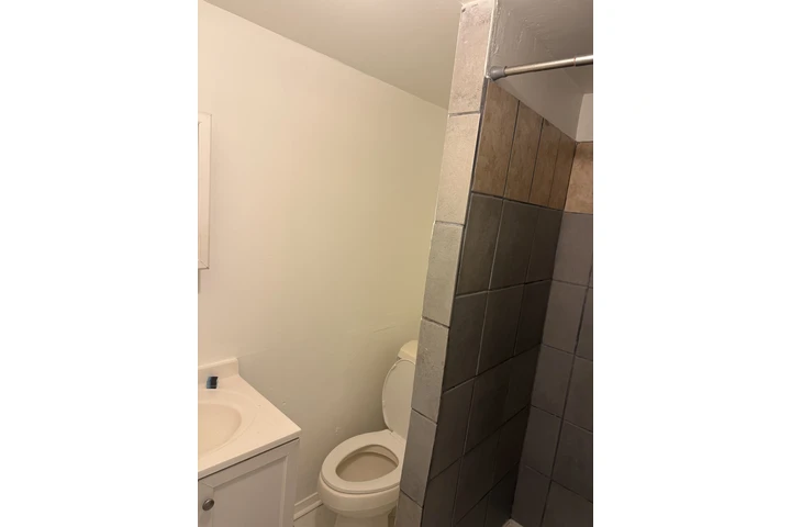 $1000 : Renta cuarto image 6