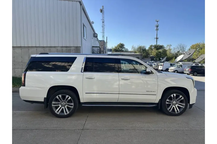 $18900 : 2017 GMC Yukon XL Denali image 7