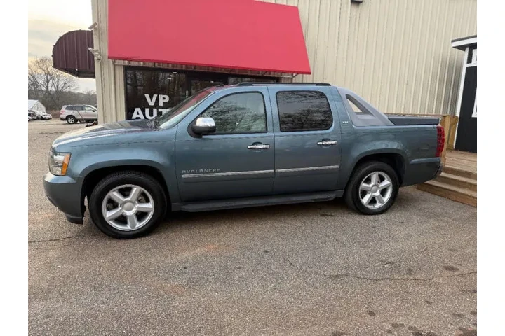 $12999 : 2010 Avalanche LTZ image 8