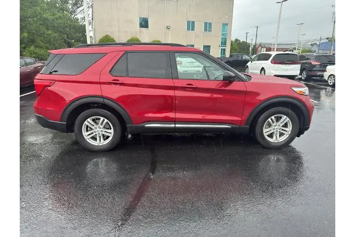 $26765 : Ford Explorer 2023 AWD XLT 4 image 9