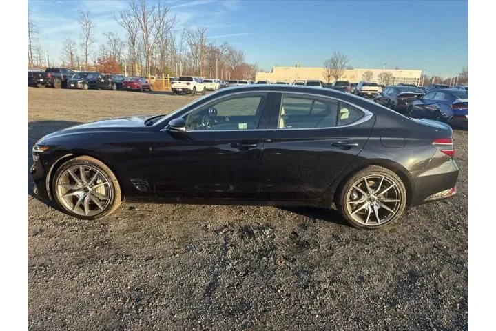 $34990 : Genesis G70 2025 2.5T Standa image 6