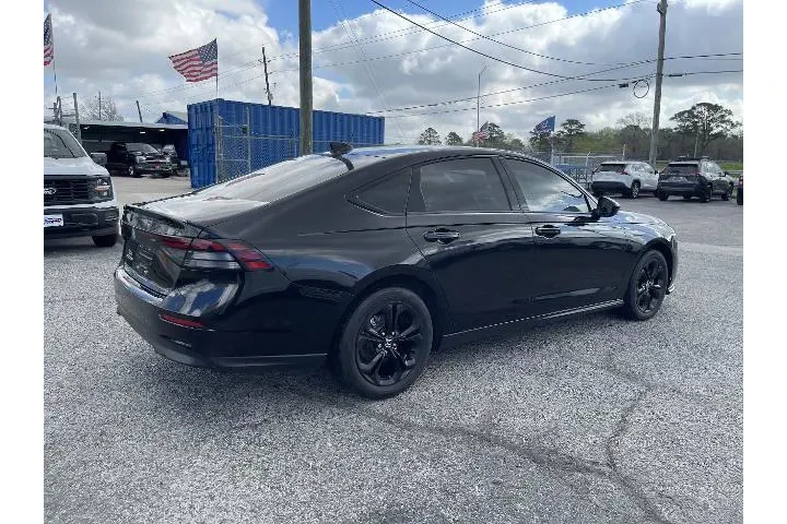 $26581 : Honda Accord 2025 SE 4dr Sed image 2