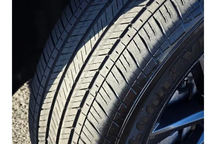 $23499 : Volkswagen Tiguan 2023 SE 4d image 9