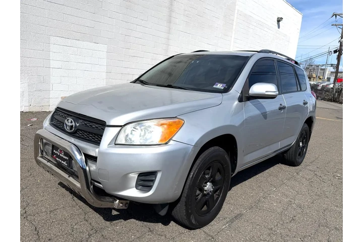 2011 RAV4 FWD 4dr 4-cyl 4-Spd image 2