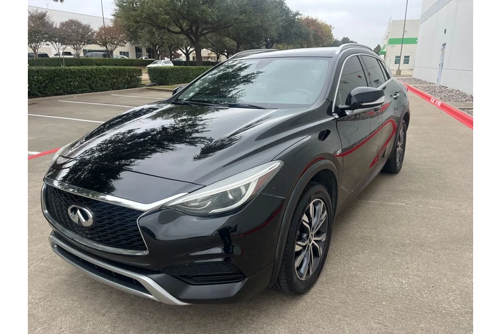 $10500 : 2017 INFINITI QX30 Luxury image 4
