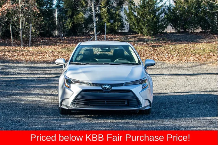 $15595 : Toyota Corolla 2024 LE 4dr S image 2