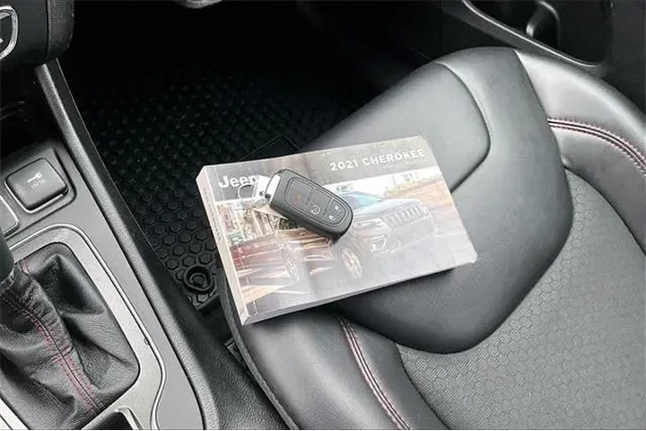 $22999 : Jeep Cherokee 2021 4x4 Trail image 10