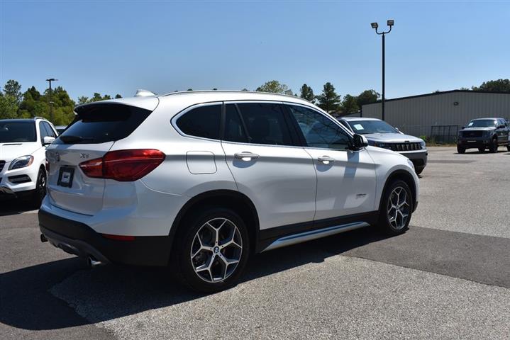 2017 BMW X1 sDrive28i image 10