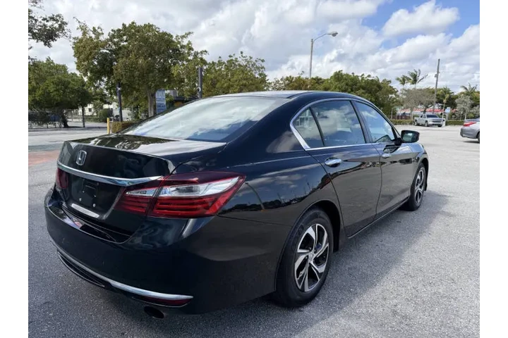 $9898 : 2017 Accord LX image 5