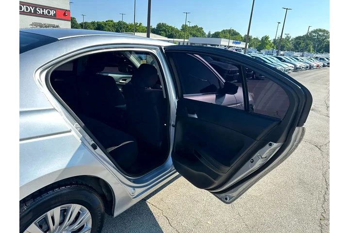 $7980 : 2011 Accord Sdn 4dr I4 Auto LX image 10