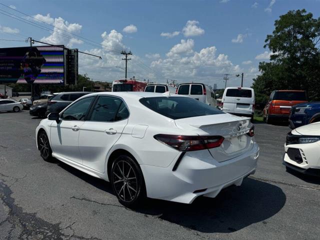 $18495 : 2021 Camry SE image 9