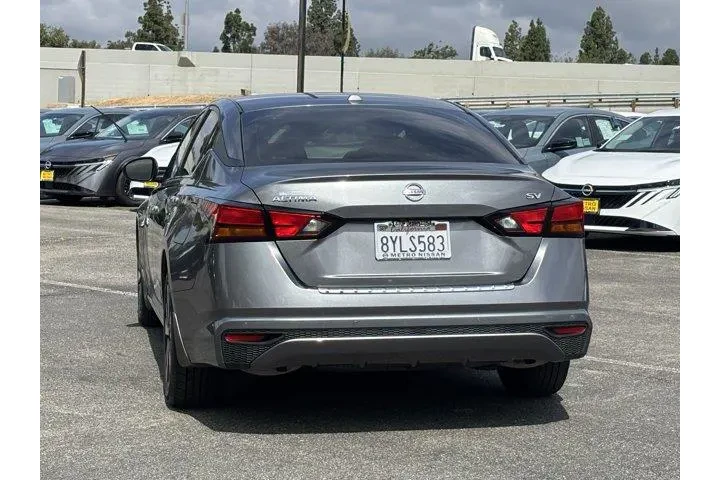$15999 : Nissan Altima 2021 2.5 SV 4d image 4