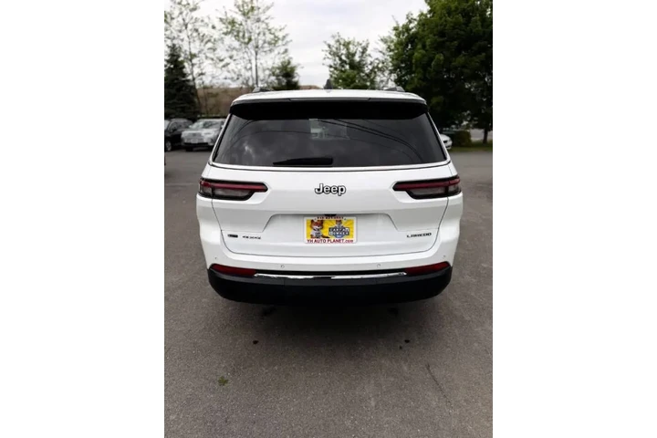 $23995 : 2021 Grand Cherokee L Laredo image 10