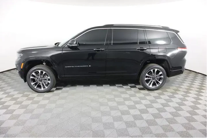 $39685 : Jeep Grand Cherokee L 2023 4 image 6