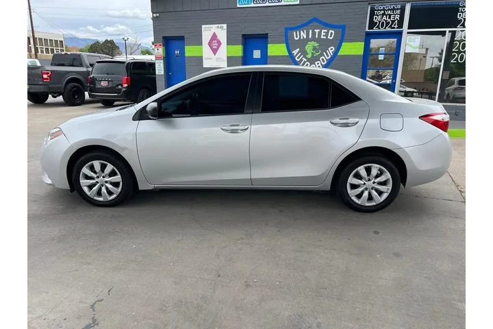 2016 Corolla LE CVT image 8