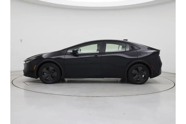 $30998 : Toyota Prius 2026 LE 4dr Hat image 3