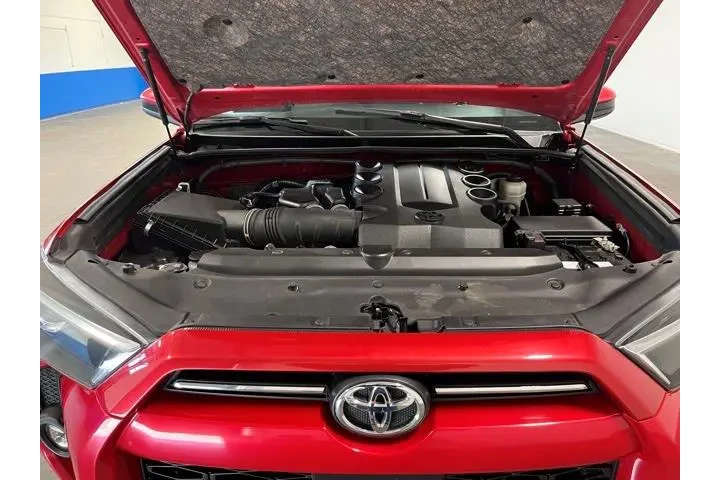 $33959 : Toyota 4Runner 2024 4x2 SR5 image 9