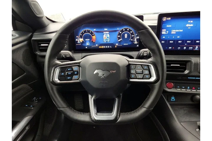 $29998 : Ford Mustang 2024 EcoBoost 2 image 10