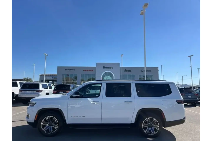 $39941 : Jeep Wagoneer L 2024 4x4 Ser image 5