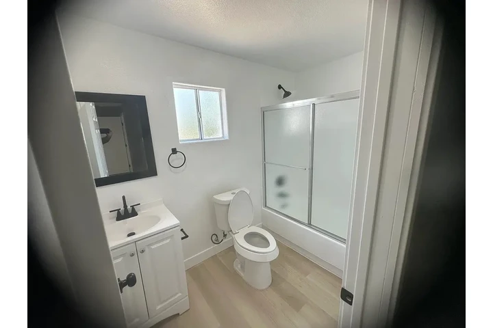 $800 : Beautiful ..San Bernardino, CA image 6