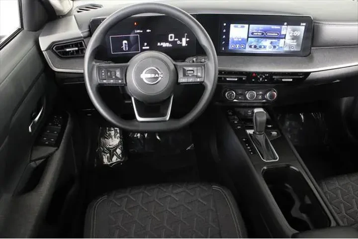 $22196 : Nissan Kicks 2025 SV 4dr Cro image 7