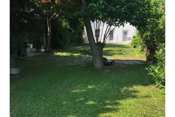 $2850 : Maspeth 2 Dorm/Yarda Bonito image 3