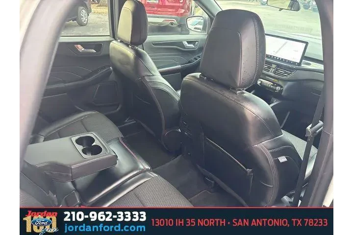 $23265 : Ford Escape 2023 ST-Line 4dr image 9