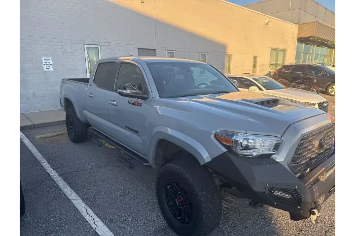 $31998 : Toyota Tacoma 2021 4x2 TRD S image 4