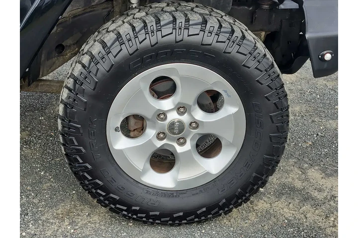 $12500 : Jeep Wrangler 2013 4x4 Sahar image 8